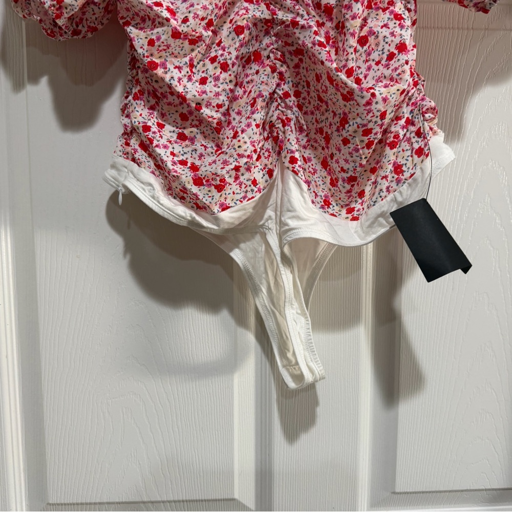 NWT Lulu’s Beautiful Hues Ivory Floral Print Puff Sleeve
Ruched Bodysuit Size XL - Picture 12 of 15